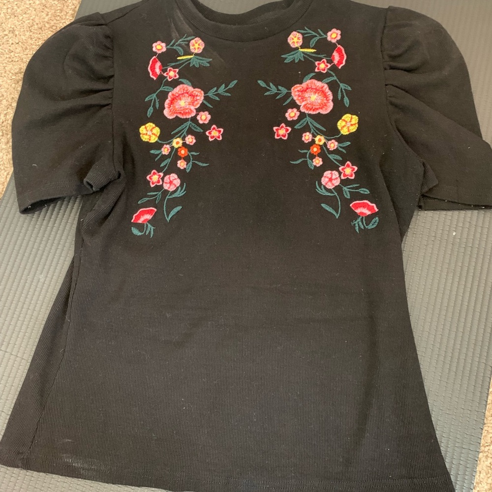 Black Puff Sleeve Floral Embroidered Knit Top - Picture 2 of 2